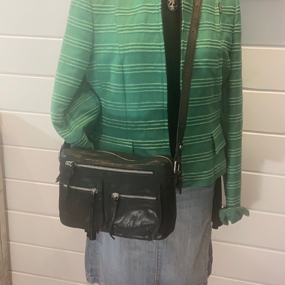 Nino Bosi Black Glove Leather Crossbody Shoulderbag.  Excellent condition!